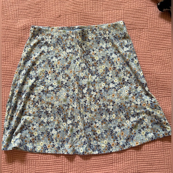 Aritzia Wilfred Floral Notebook Skirt, Size Small, NWOT - Picture 3 of 4